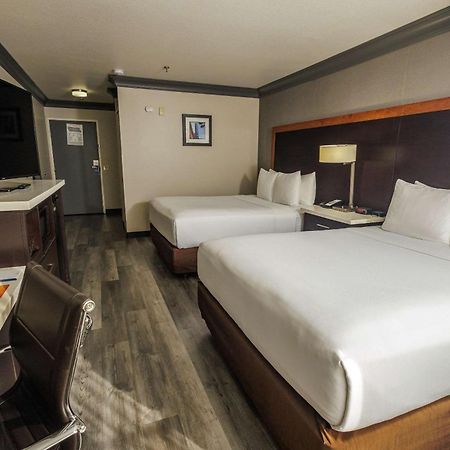 Comfort Inn & Suites Near Universal - N Hollywood - Burbank Λος Άντζελες Εξωτερικό φωτογραφία