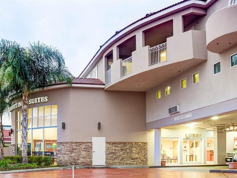 Comfort Inn & Suites Near Universal - N Hollywood - Burbank Λος Άντζελες Εξωτερικό φωτογραφία