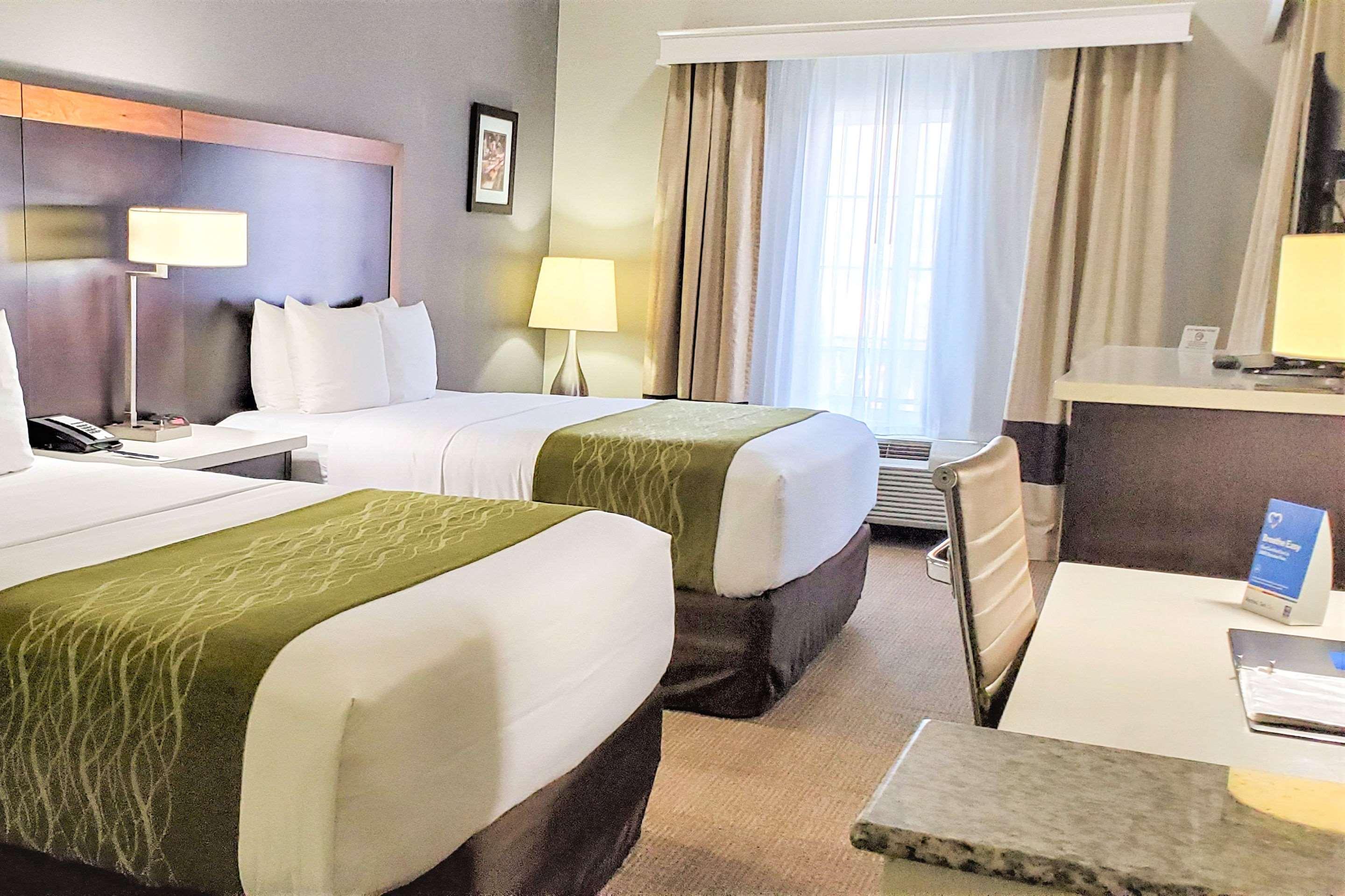 Comfort Inn & Suites Near Universal - N Hollywood - Burbank Λος Άντζελες Εξωτερικό φωτογραφία
