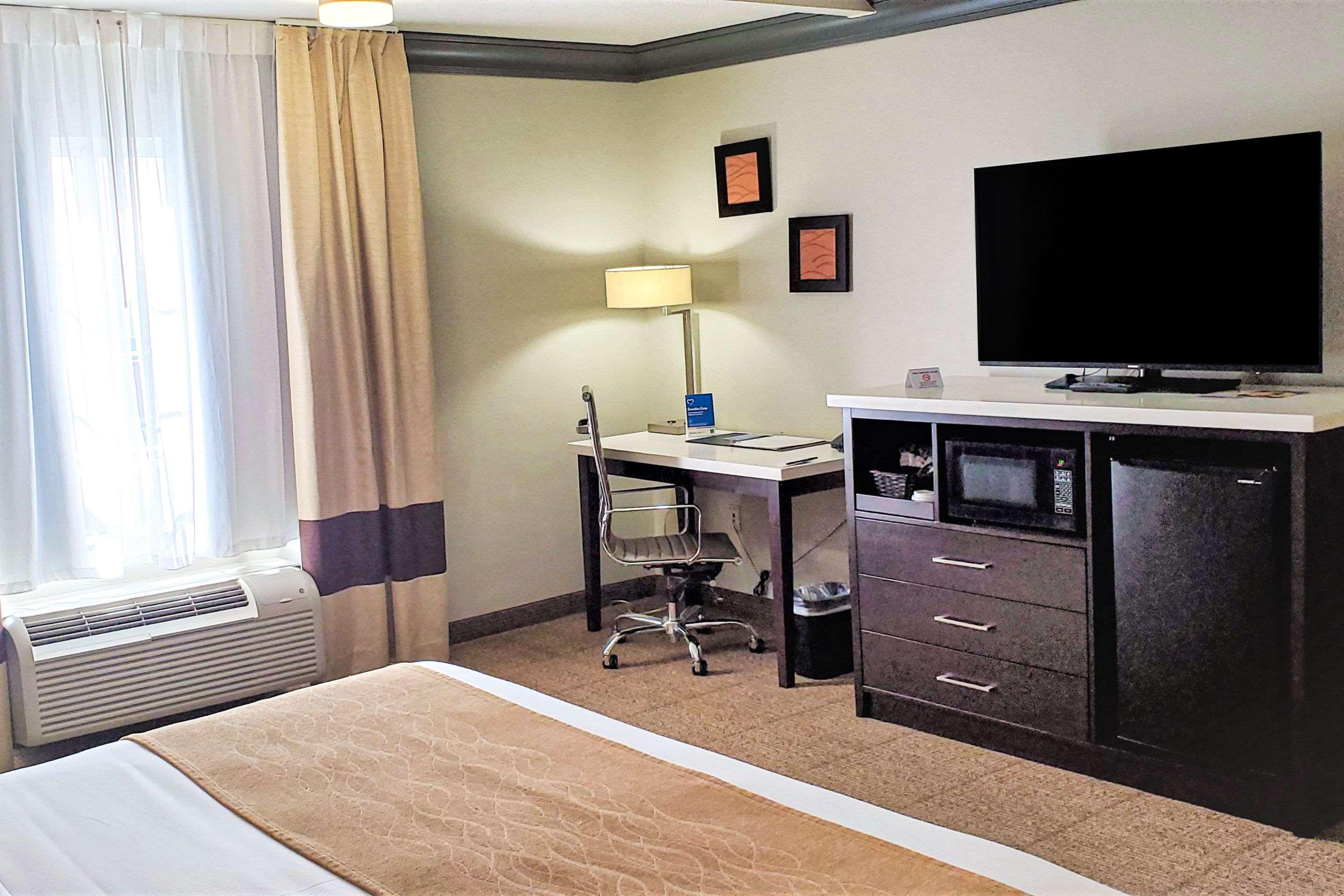 Comfort Inn & Suites Near Universal - N Hollywood - Burbank Λος Άντζελες Εξωτερικό φωτογραφία