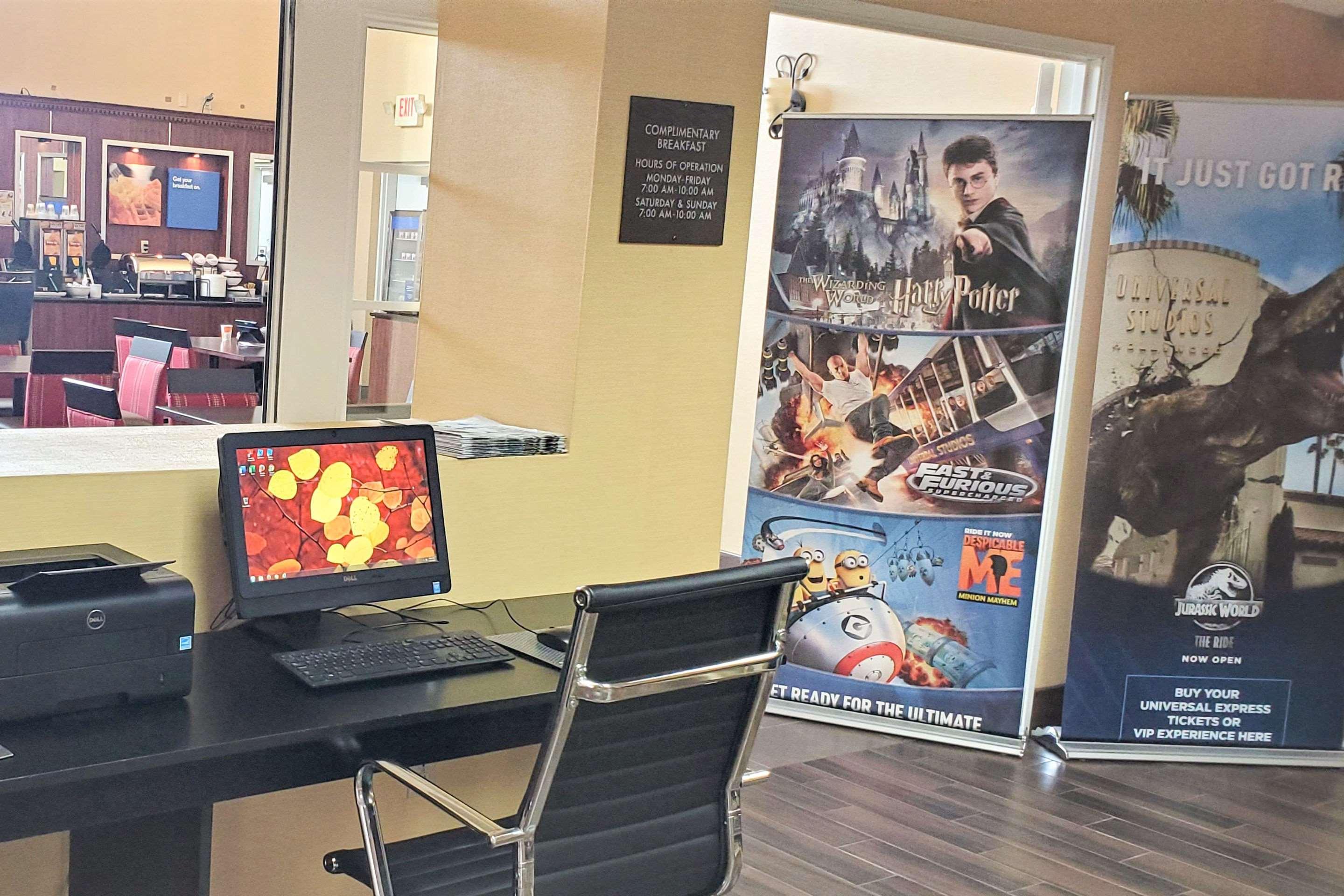 Comfort Inn & Suites Near Universal - N Hollywood - Burbank Λος Άντζελες Εξωτερικό φωτογραφία
