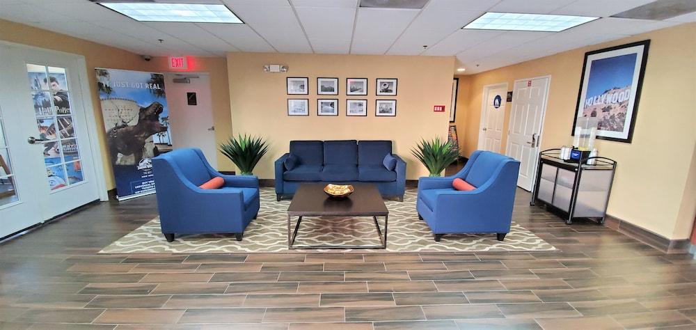 Comfort Inn & Suites Near Universal - N Hollywood - Burbank Λος Άντζελες Εξωτερικό φωτογραφία