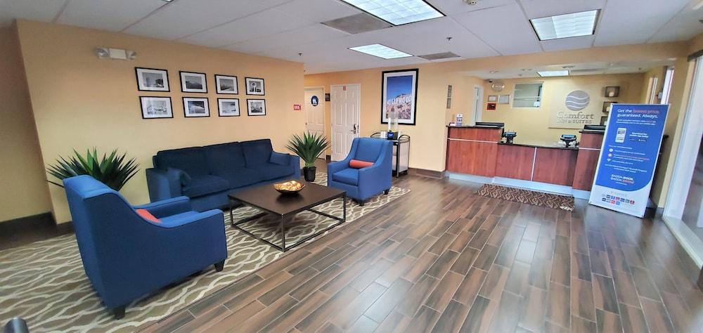 Comfort Inn & Suites Near Universal - N Hollywood - Burbank Λος Άντζελες Εξωτερικό φωτογραφία