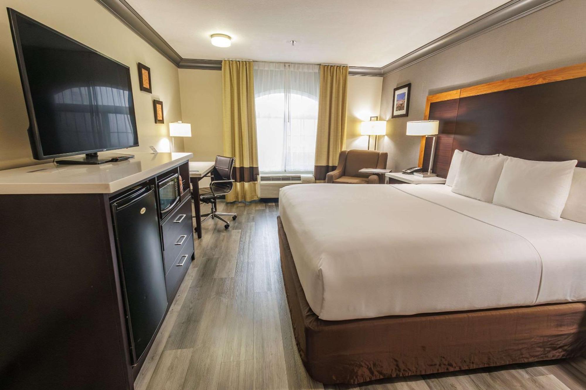 Comfort Inn & Suites Near Universal - N Hollywood - Burbank Λος Άντζελες Εξωτερικό φωτογραφία