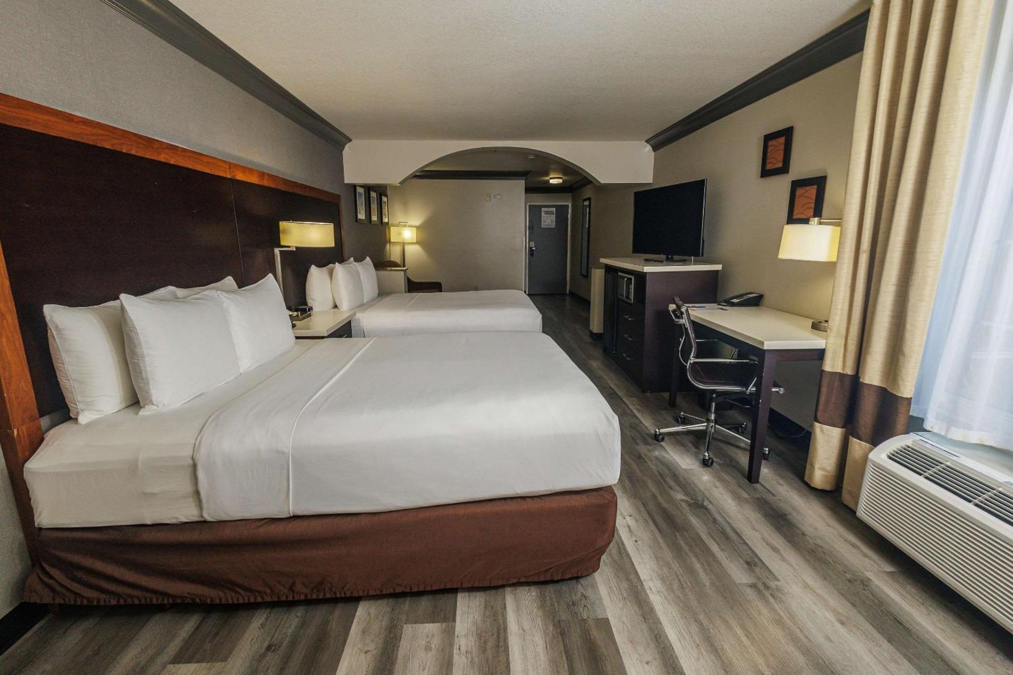 Comfort Inn & Suites Near Universal - N Hollywood - Burbank Λος Άντζελες Εξωτερικό φωτογραφία