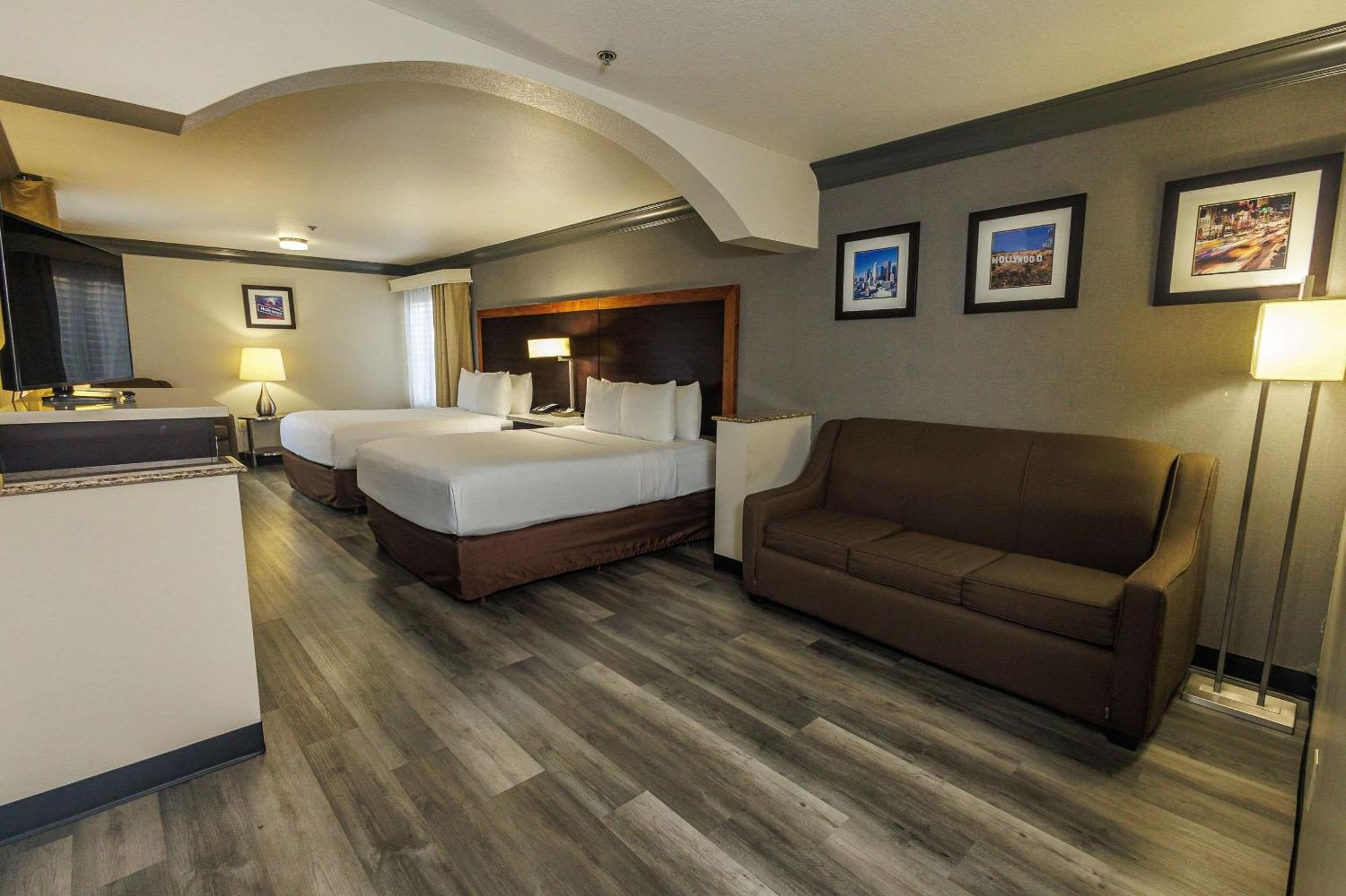 Comfort Inn & Suites Near Universal - N Hollywood - Burbank Λος Άντζελες Εξωτερικό φωτογραφία