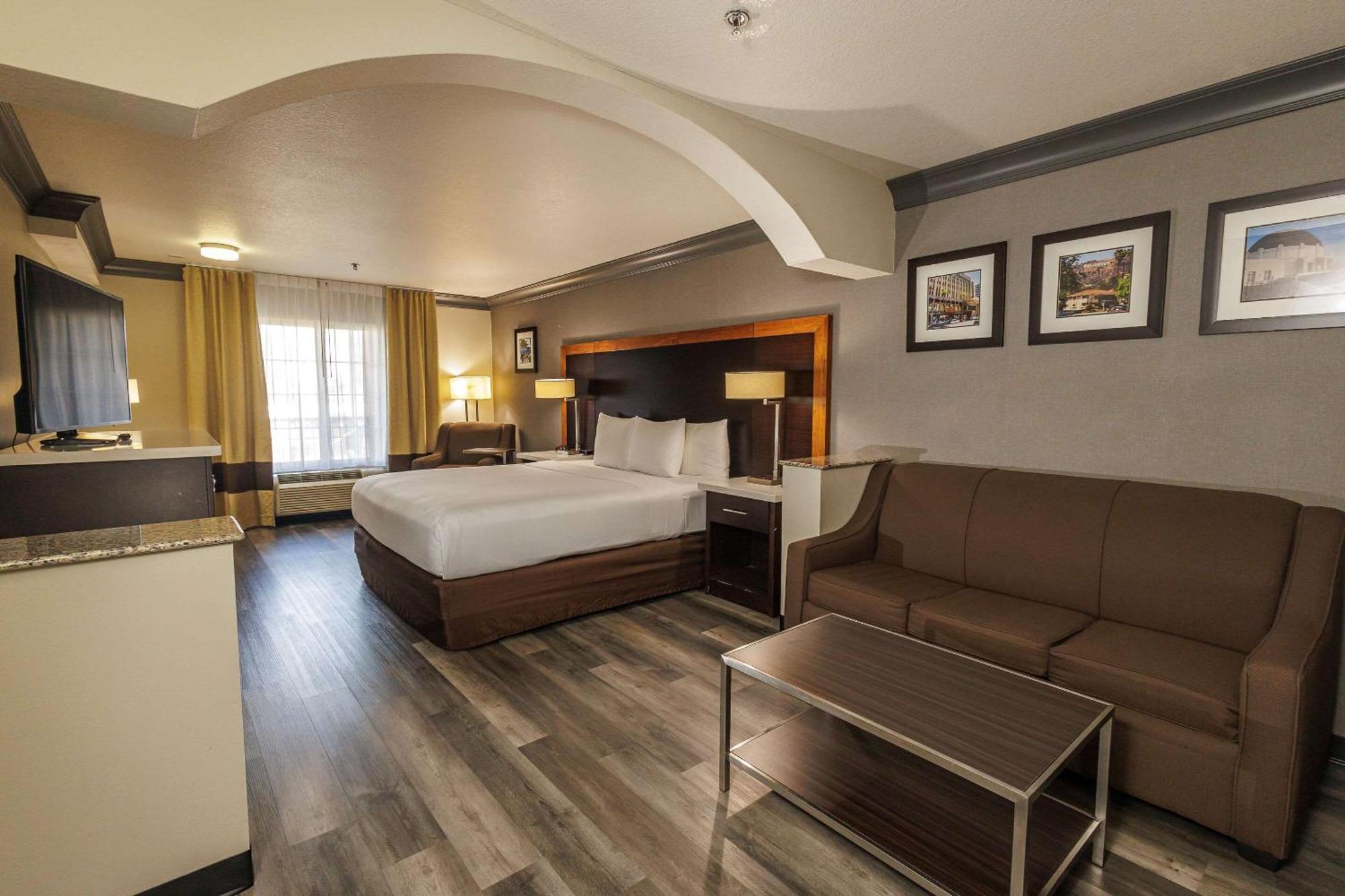 Comfort Inn & Suites Near Universal - N Hollywood - Burbank Λος Άντζελες Εξωτερικό φωτογραφία