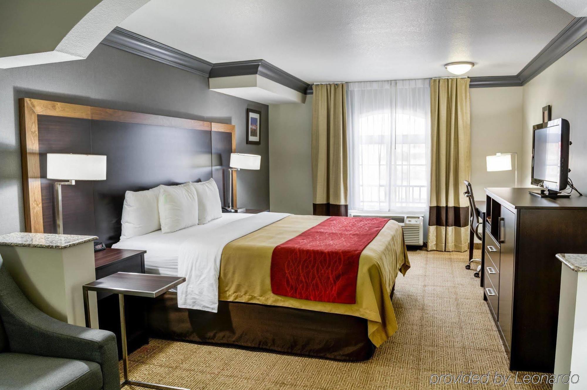 Comfort Inn & Suites Near Universal - N Hollywood - Burbank Λος Άντζελες Εξωτερικό φωτογραφία